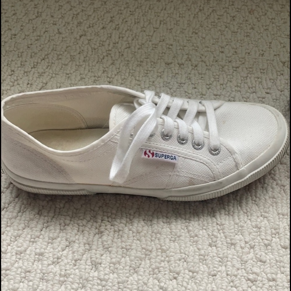 Superga 2750 Cotu Classic White. Size 8